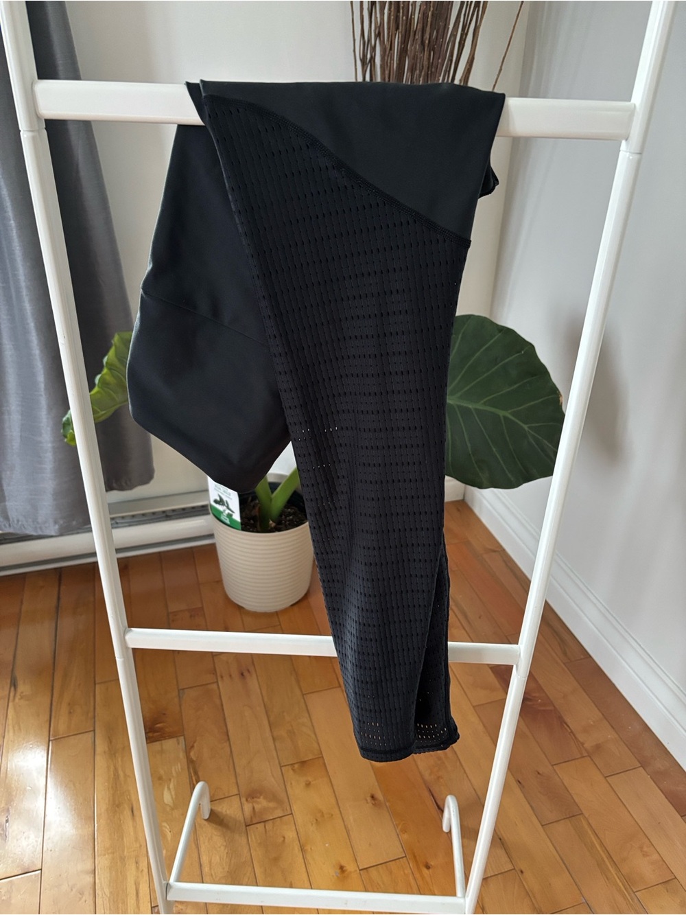 ORAKI EYELET Black Performance Leggings